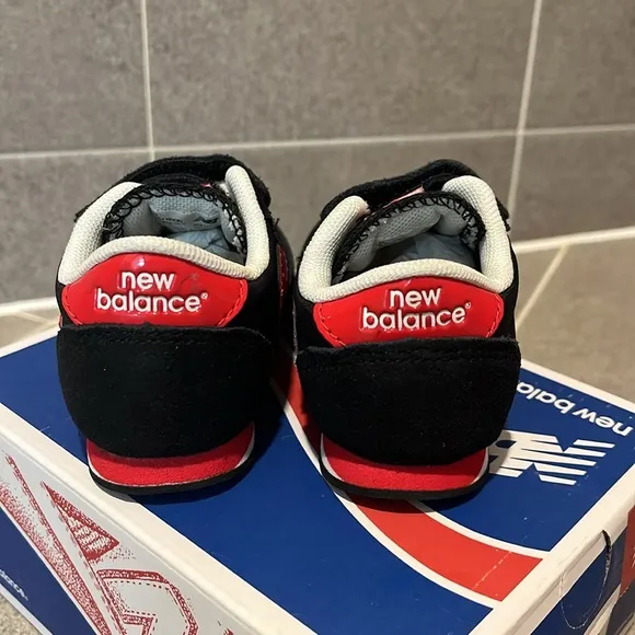 New Balance KE410KRI shoes sneakers 410 hook and loop Toddlers Boys Size 6