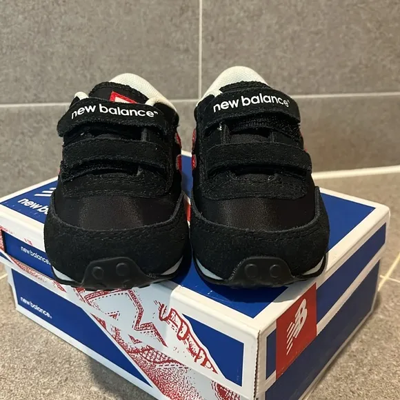 New Balance KE410KRI shoes sneakers 410 hook and loop Toddlers Boys Size 6