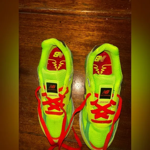 New Balance Kids' Neon Green and Red Sneakers Size 4 “Festival”
