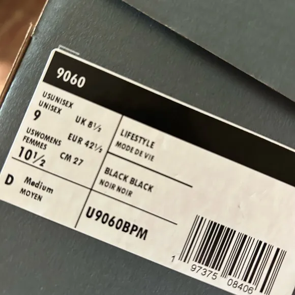 New balance men’s 9060 triple black