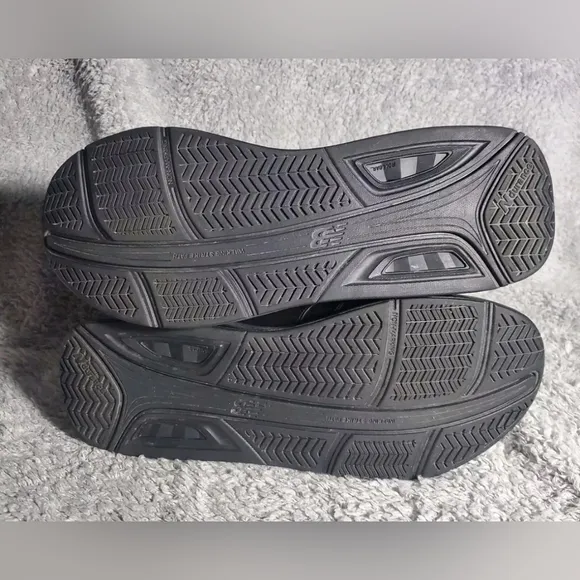 New Balance Men's 928 V3 Black Walking Shoes