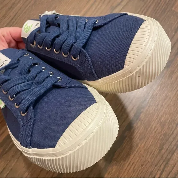 NEW Cariuma MINERAL BLUE Low Top Canvas Sneakers Shoes Women’s 10 Men’s 8.5