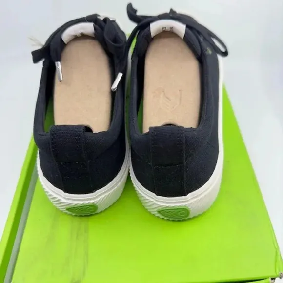 NEW Cariuma Oca Low Top Lace Up Canvas Sneakers Shoes Black Unisex W8.5 M7
