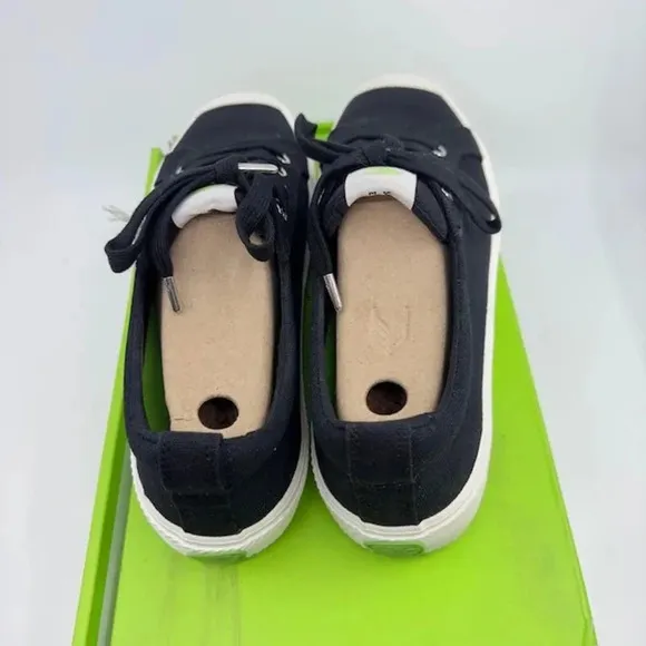 NEW Cariuma Oca Low Top Lace Up Canvas Sneakers Shoes Black Unisex W8.5 M7