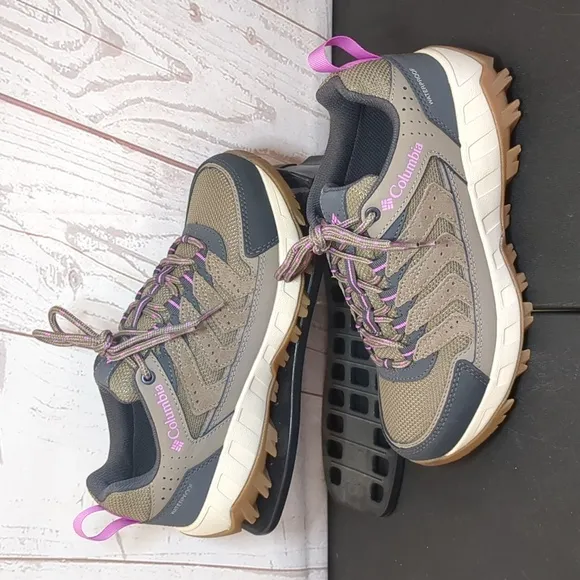 (NEW) Columbia Strata Low 'Sand' Waterproof Hiking Boots Women's Size 6