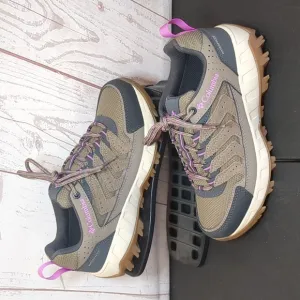 (NEW) Columbia Strata Low 'Sand' Waterproof Hiking Boots Women's Size 6