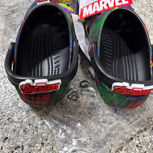 New Crocs x Marvel Black Crocs - big kids sizes