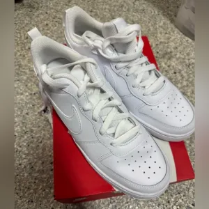 New Nike Court Borough Low Big Kids Shoes white Sneakers - 7Y