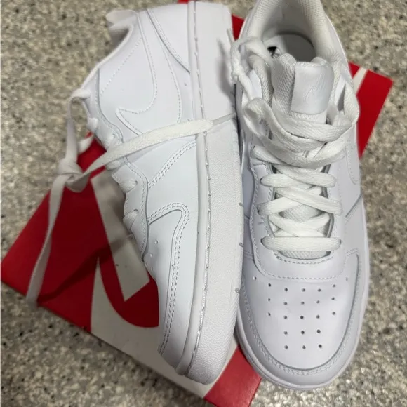 New Nike Court Borough Low Big Kids Shoes white Sneakers - 7Y