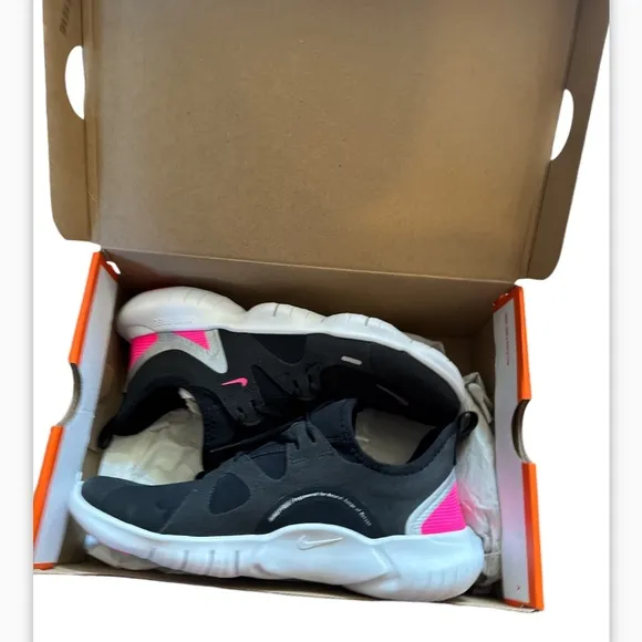 New Nike Free RN 5.0 GS Black Pink Size 7 Sneakers Shoes