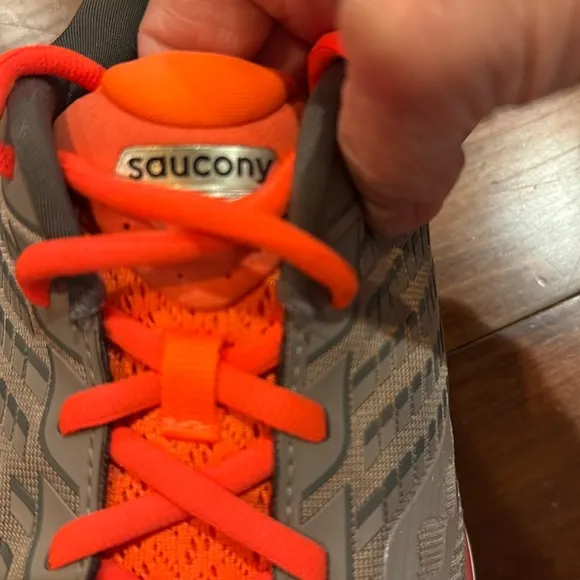 NEW Saucony RIDE 13 Boston Mens 13 Khaki Orange Lace Up