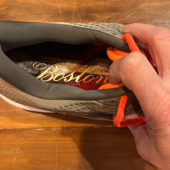 NEW Saucony RIDE 13 Boston Mens 13 Khaki Orange Lace Up