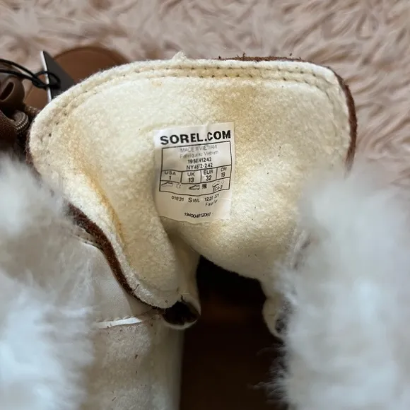 New - Sorel Youth Whitney II Joan Lace WP Boots, Size 1