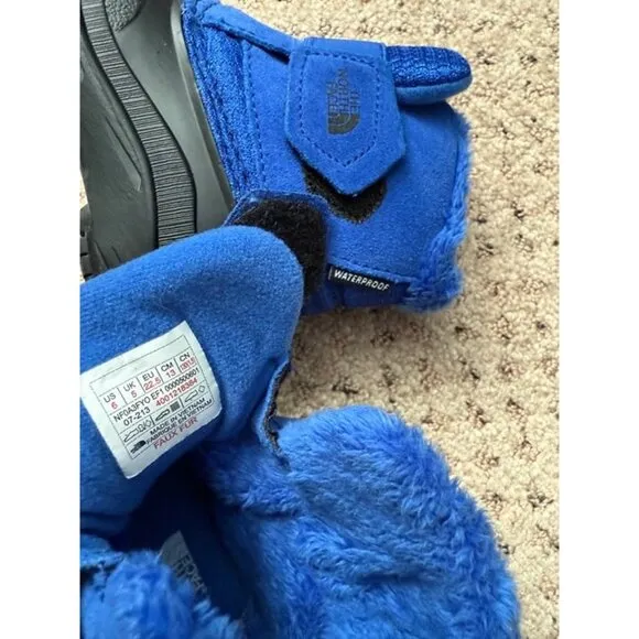 NEW The North Face kids Infant size 6 blue/black Heatseeker Waterproof boots