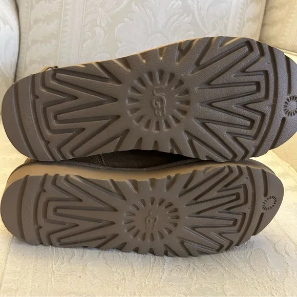 NEW 🆕 UGG ALLEGRA BOW II CHESTNUT BOOTS - WOMEN'S size 6