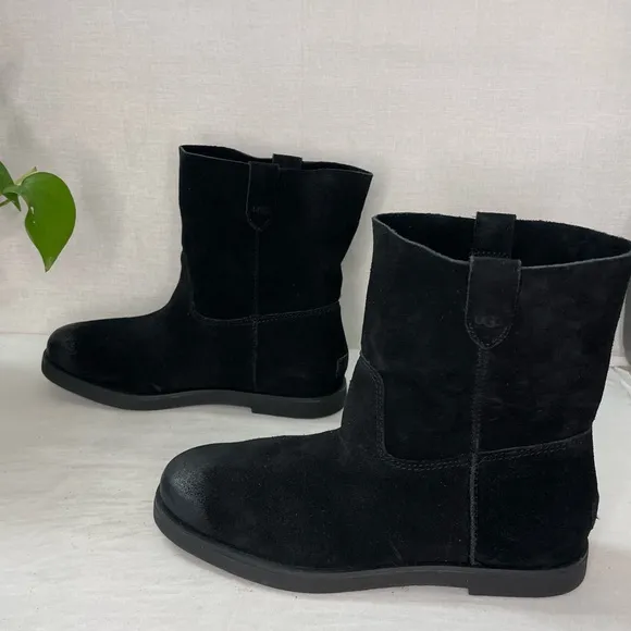 NEW UGG Josefene Short Suede‎ Boot inBlack Sz. 8