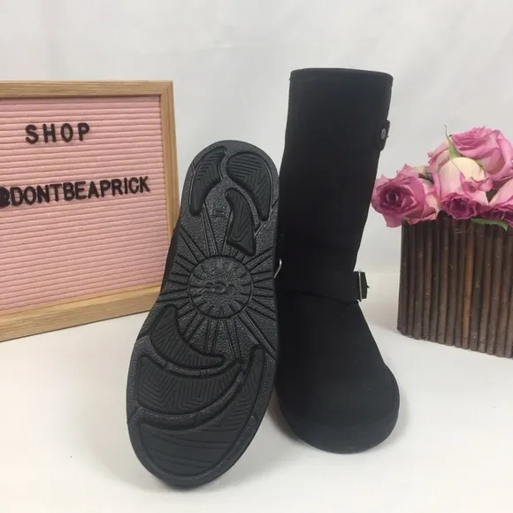 New UGG Sutter Women’s Boots Sz: 5