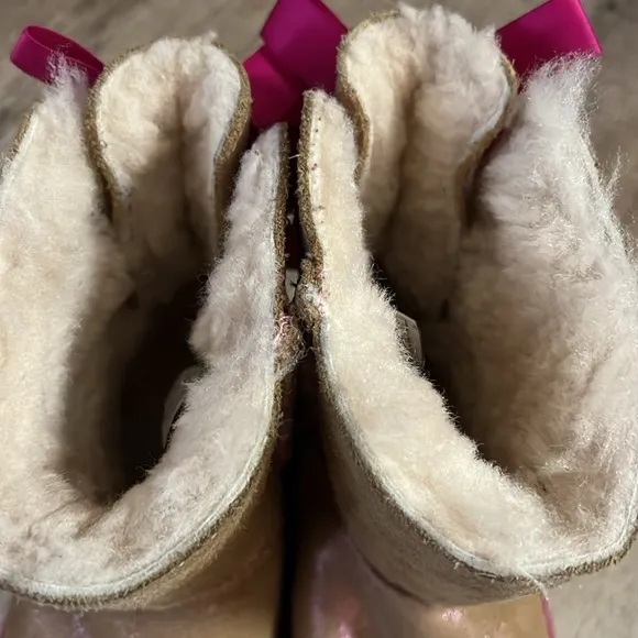 NEW Ugg T Bailey Bow II Shimmer Suede Shearling Boots Metallic 10