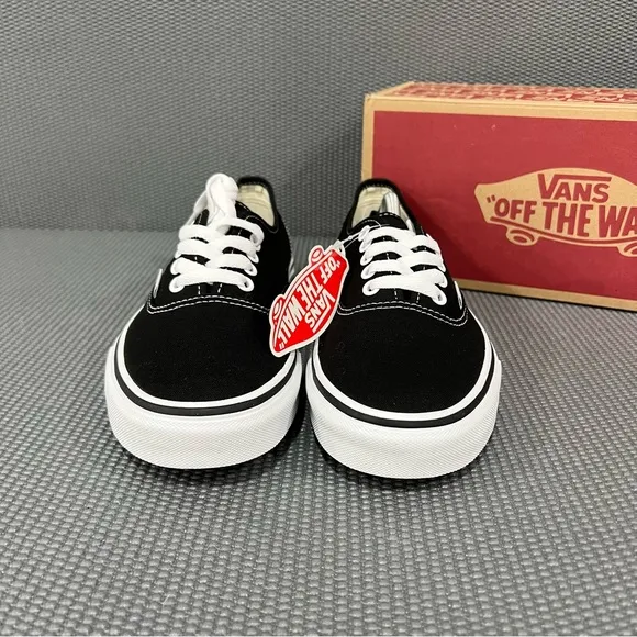 NEW Vans Authentic Black Casual Canvas Skate Sneakers Mens Sz 8 Womens Sz 9.5