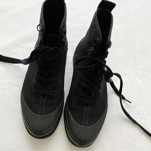 New w/Box Everlane Black Canvas Boots