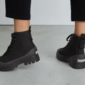 New w/Box Everlane Black Canvas Boots