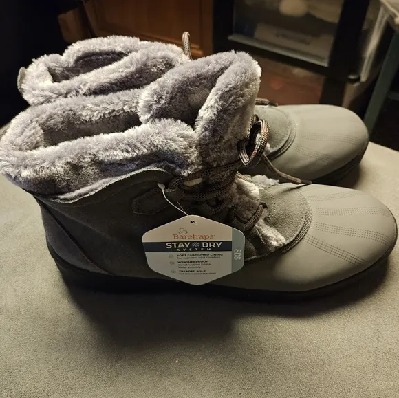 New with box Baretraps Augustina Women's Water Resistant Winter Boots