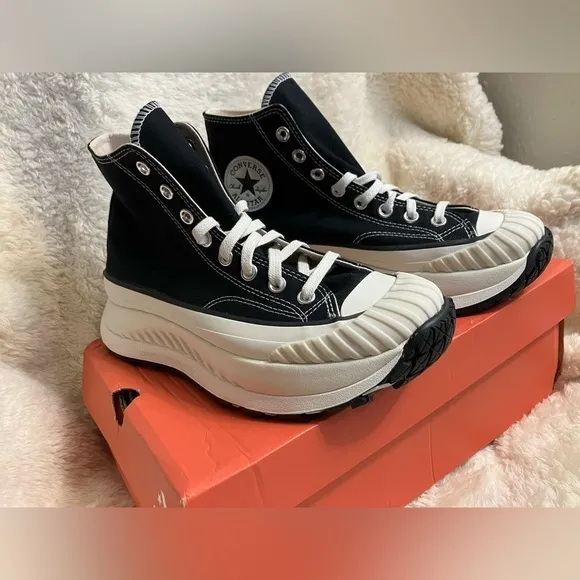 NIB Converse Chuck Taylor 70 AT-CX Platform Canvas Sneakers Women’s 9.5/ Men’s 8