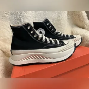 NIB Converse Chuck Taylor 70 AT-CX Platform Canvas Sneakers Women’s 9.5/ Men’s 8