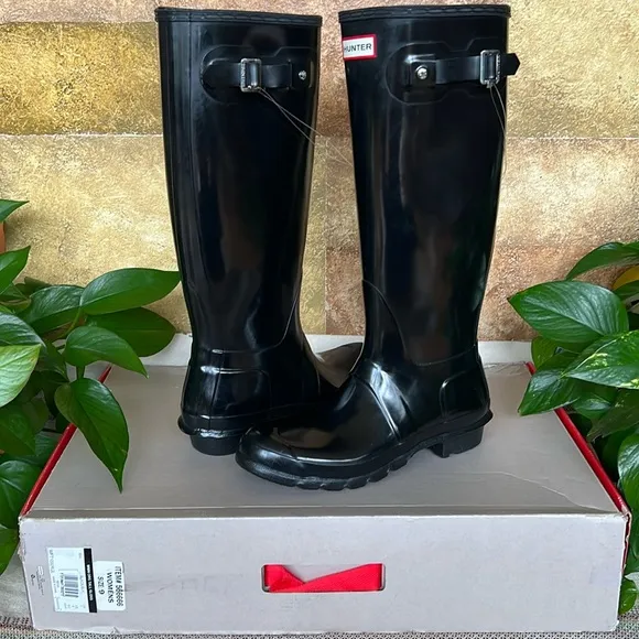 NIB Hunter Women's Waterproof Original Tall Gloss Knee High Rain Boots, Size 9