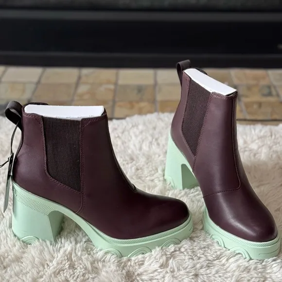 NIB Sorel Brex waterproof block heel platform chelsea Boots
