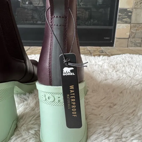 NIB Sorel Brex waterproof block heel platform chelsea Boots