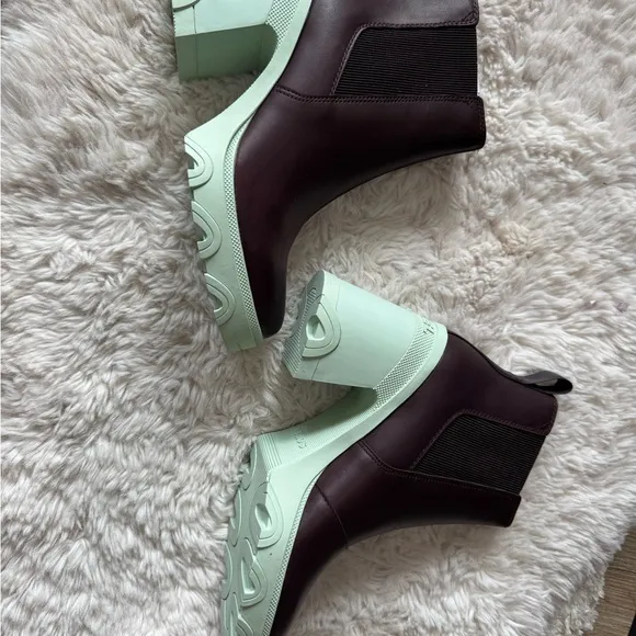 NIB Sorel Brex waterproof block heel platform chelsea Boots