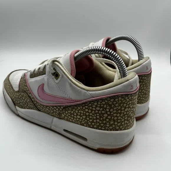 NIKE AIR ASSAULT LOW PINK/WHITE/TAN