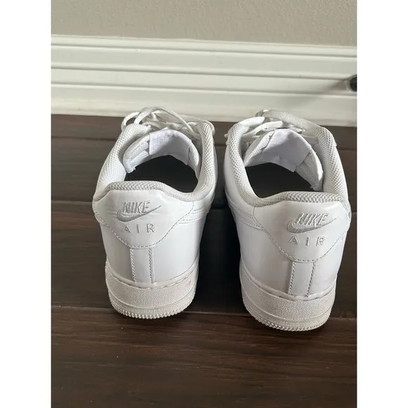 Nike Air Force 1 Low Mens Size 10 White Athletic Shoes Sneakers CW2288-111 EUC