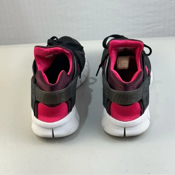 Nike Air Huarache Free Run “Bred” Black Mahogany Scarlet Men’s Size 9 EUR 42.5