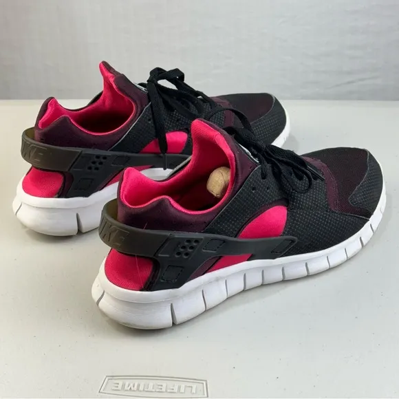 Nike Air Huarache Free Run “Bred” Black Mahogany Scarlet Men’s Size 9 EUR 42.5