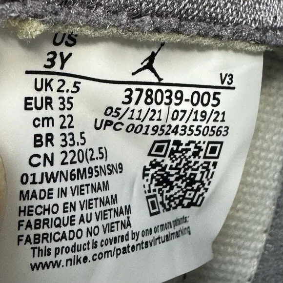 Nike Air Jordan 11 Shoes Boys Size 3Y Cement Gray Basketball Training Sneakers