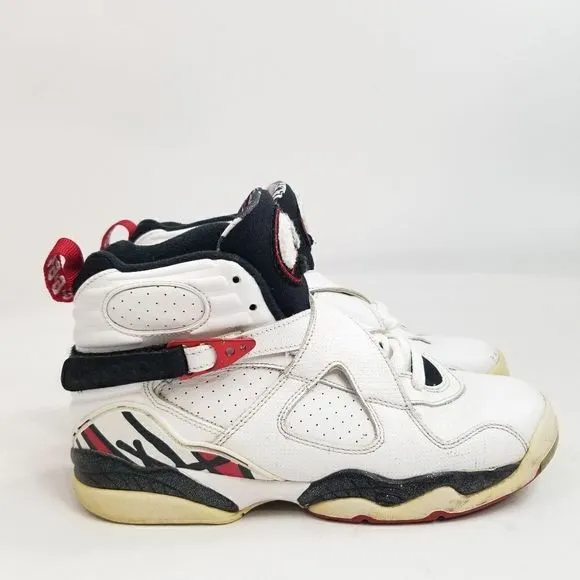 Nike Air Jordan 8 Bugs Bunny Sneakers. Size 7Y or can fit as a Women's Size 8.5