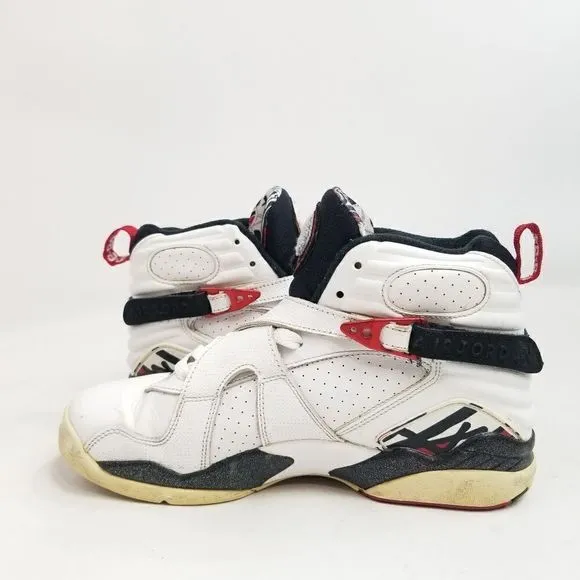 Nike Air Jordan 8 Bugs Bunny Sneakers. Size 7Y or can fit as a Women's Size 8.5