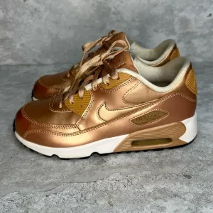 Nike Air Max 90 SE Metallic Rose Gold Bronze Shoes Sneakers 3Y