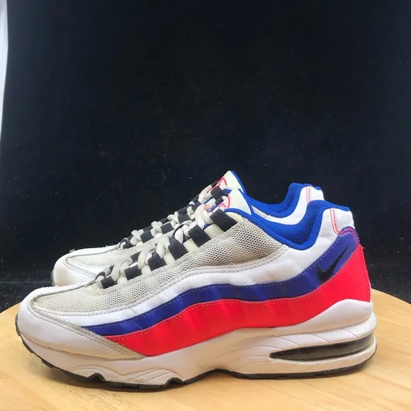 Nike Air Max '95 GS Solar Red/White/ Blue Size 6.5Y (905348-103) (Wmns size 8)