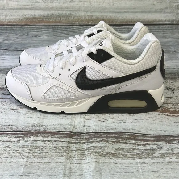 Nike Air Max IVO White / Black Casual Comfort Shoes (580518-106) Men's Size 8.5