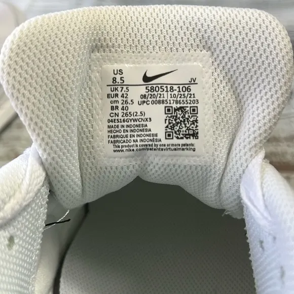 Nike Air Max IVO White / Black Casual Comfort Shoes (580518-106) Men's Size 8.5