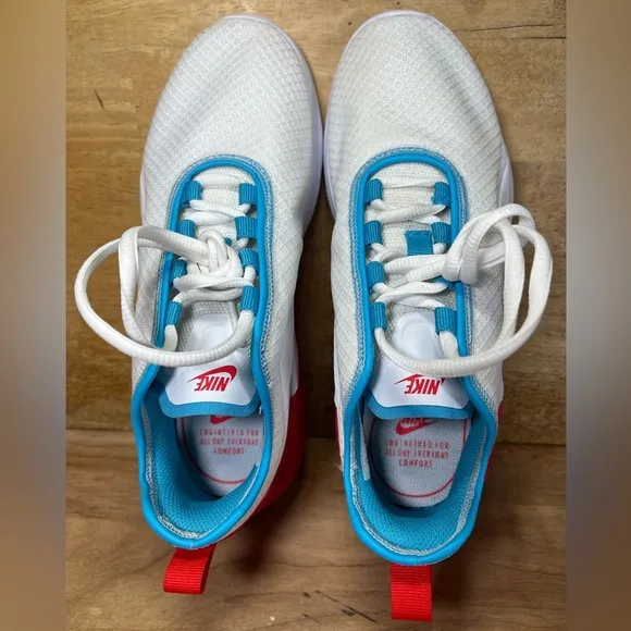 Nike Air Max Motion 2 Womens Size 6.5 Shoes Sneakers Red White Blue CW4285-100