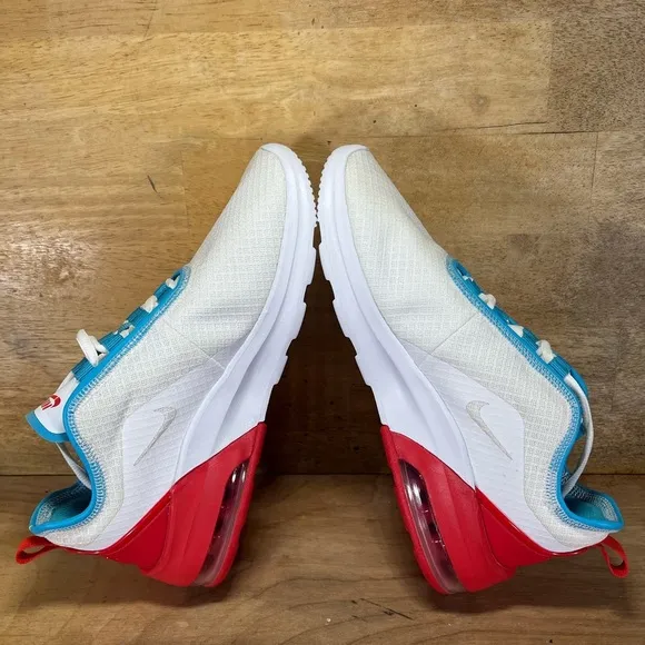 Nike Air Max Motion 2 Womens Size 6.5 Shoes Sneakers Red White Blue CW4285-100