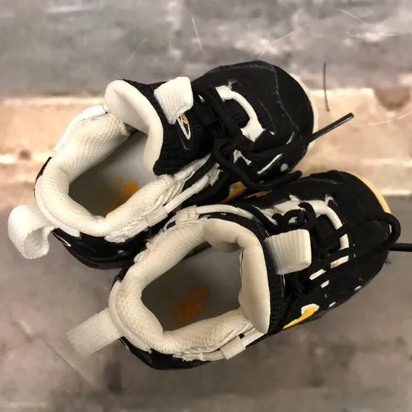 NIKE AIR MAX NM baby size 4c BLACK/UNIVERSITY GOLD-WHITE sneakers shoes‎