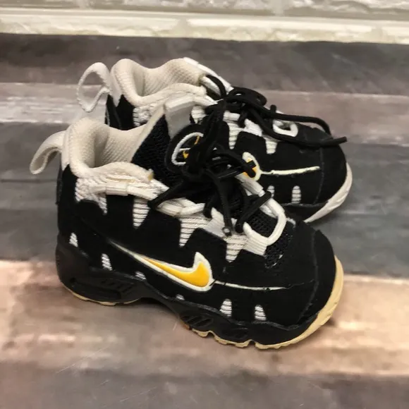 NIKE AIR MAX NM baby size 4c BLACK/UNIVERSITY GOLD-WHITE sneakers shoes‎