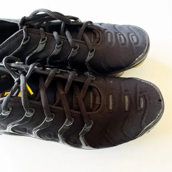 Nike Air Max Vapormax Plus Black Gold Men's Air Cushion Sneakers Size 10 CW7299