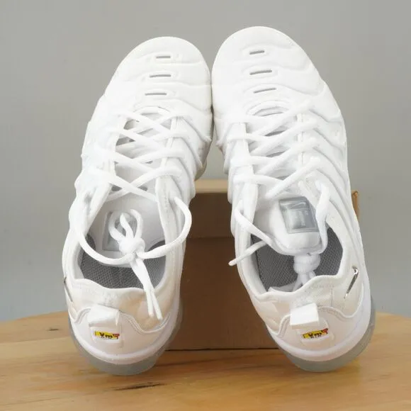 Nike Air Vapormax Plus Womens Size 7 Shoes White Metallic Silver Athletic NWOB