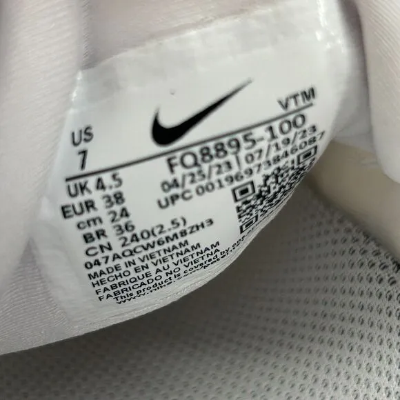 Nike Air Vapormax Plus Womens Size 7 Shoes White Metallic Silver Athletic NWOB